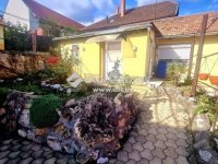 Eladó családi ház, Pécsett 63 M Ft, 4 szobás