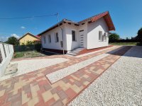 Eladó családi ház, Dunaharasztin 119.999 M Ft, 6 szobás