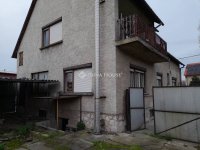 Eladó családi ház, Komáromban 76.5 M Ft, 5 szobás