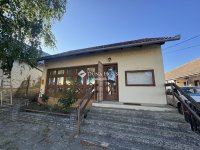 Eladó családi ház, Majson 10.9 M Ft, 1 szobás
