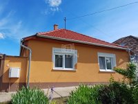 Eladó családi ház, Érsekcsanádon 25.5 M Ft, 3 szobás