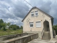 Eladó családi ház, Ercsiben 59.9 M Ft, 4 szobás
