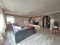 Eladó családi ház, Siklóson 119 M Ft, 8 szobás
