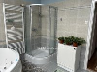 Eladó családi ház, Nyíregyházán 99 M Ft, 4+2 szobás