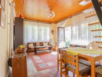 Eladó családi ház, Balatonkenesén 84 M Ft, 5 szobás