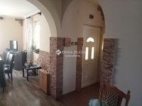 Eladó családi ház, Debrecenben 90 M Ft, 6 szobás