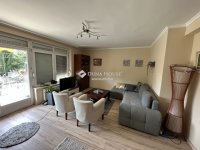Eladó családi ház, Pécsett 119.9 M Ft, 4 szobás