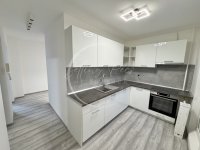Eladó panellakás, Pécsett, Krisztina téren 37.5 M Ft, 2 szobás