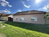 Eladó családi ház, Békéscsabán 27.99 M Ft, 6 szobás