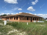 Eladó ikerház, Héderváron 73 M Ft, 4 szobás