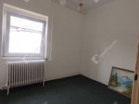 Eladó családi ház, Komáromban 49 M Ft, 3 szobás