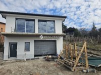 Eladó családi ház, Szentendrén 225 M Ft, 5 szobás