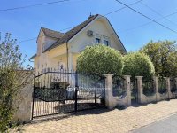 Eladó családi ház, Debrecenben 165 M Ft, 5 szobás