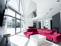 Eladó családi ház, Velencén 499 M Ft, 9 szobás