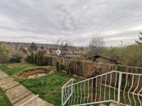 Eladó családi ház, III. kerületben 199.9 M Ft, 8 szobás