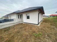 Eladó családi ház, Környén 154.6 M Ft, 5 szobás