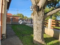 Eladó családi ház, Pécsett 31.9 M Ft, 3 szobás