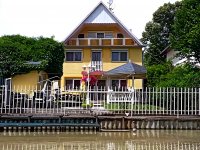 Eladó családi ház, Szigetszentmiklóson 114.99 M Ft, 8 szobás