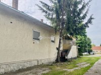 Eladó téglalakás, Komáromban 32 M Ft, 2 szobás