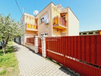Eladó családi ház, Békéscsabán 68 M Ft, 9 szobás
