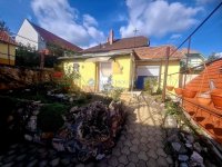 Eladó családi ház, Pécsett 63 M Ft, 4 szobás