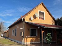 Eladó családi ház, Pécsett 85.9 M Ft, 5 szobás