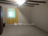 Eladó családi ház, Tiszaföldváron 10 M Ft, 3 szobás