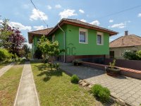 Eladó családi ház, Szigethalmon 137.5 M Ft, 6 szobás