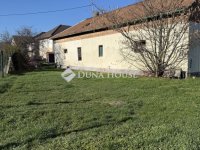 Eladó családi ház, Pécsett 29.9 M Ft, 2 szobás