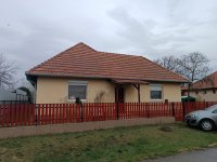Eladó családi ház, Pusztavacson 45.5 M Ft, 4 szobás