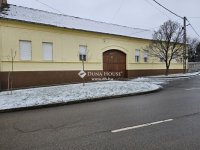 Eladó családi ház, Véménden 46.9 M Ft, 5 szobás