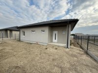 Eladó családi ház, Mosonmagyaróváron 75.9 M Ft, 4 szobás