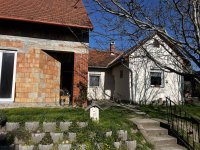 Eladó családi ház, Várpalotán 89 M Ft, 8 szobás