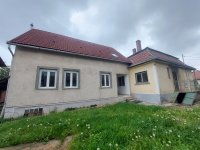 Eladó családi ház, Bajnán 74.9 M Ft, 7 szobás