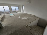 Eladó családi ház, Szentendrén 225 M Ft, 5 szobás