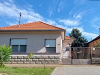 Eladó családi ház, Vecsésen 179 M Ft, 5+1 szobás