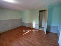 Eladó családi ház, Komlón 39.9 M Ft, 4 szobás