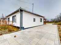 Eladó családi ház, Komorón 20.2 M Ft, 2 szobás