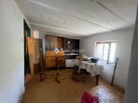 Eladó nyaraló, Komlón 11 M Ft, 3 szobás / költözzbe.hu