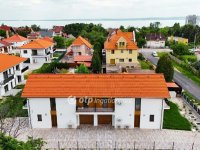 Eladó ikerház, Balatonfüreden 169 M Ft, 2+4 szobás