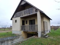 Eladó családi ház, Kőszárhegyen 18 M Ft, 3 szobás