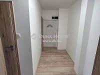 Eladó panellakás, Pécsett 47.9 M Ft, 3 szobás