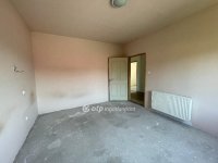 Eladó családi ház, XVI. kerületben 99 M Ft, 11 szobás