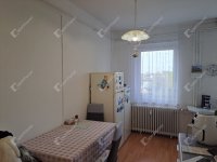 Eladó téglalakás, Győrött 50 M Ft, 3 szobás