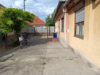 Eladó családi ház, Cegléden 27 M Ft, 3 szobás