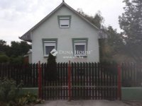 Eladó családi ház, Csemőn 28.9 M Ft, 3 szobás