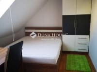 Kiadó téglalakás, albérlet, Pécsett 180 E Ft / hó, 3 szobás