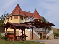Eladó családi ház, Arlón 215 M Ft, 5 szobás
