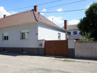 Eladó családi ház, Baján, Vitéz utcában 64.9 M Ft, 3 szobás