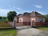 Eladó családi ház, Zalaszentgróton 27.99 M Ft, 2 szobás